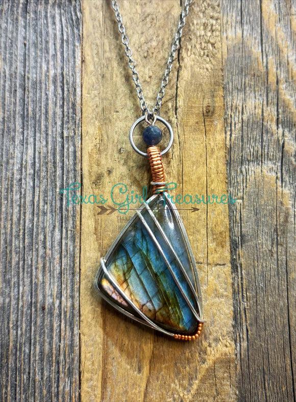 Labradorite Triangular Point Diffuser necklaces