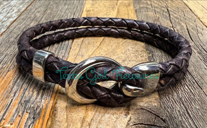 Oval hook clasp leather bracelet